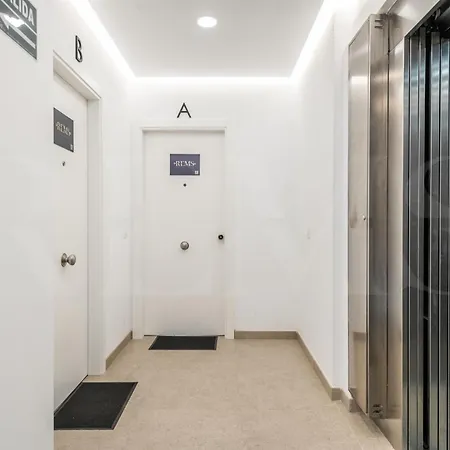 Apartment Spacious & Private Terrace By Rems *