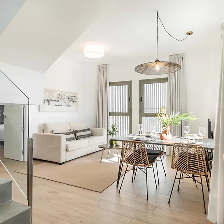 Apartment Spacious & Private Terrace By Rems Malaga
