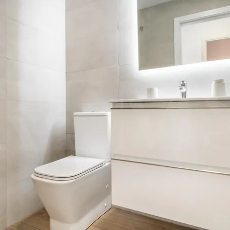 Apartment Spacious & Private Terrace By Rems