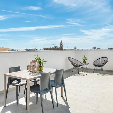 Spacious & Private Terrace By Rems *